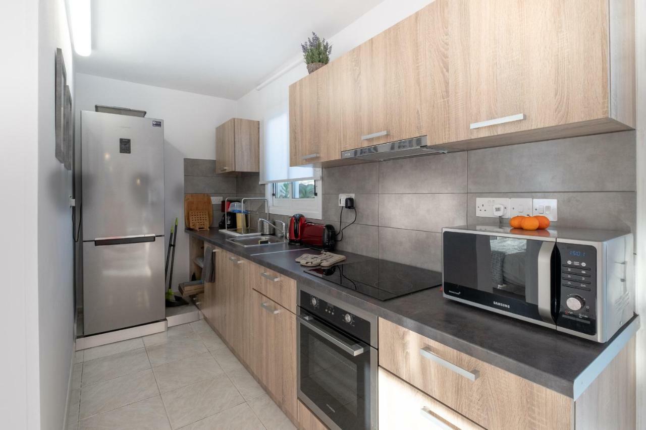 Seaview 3 Bedroom Kings Road Penthouse Paphos Buitenkant foto